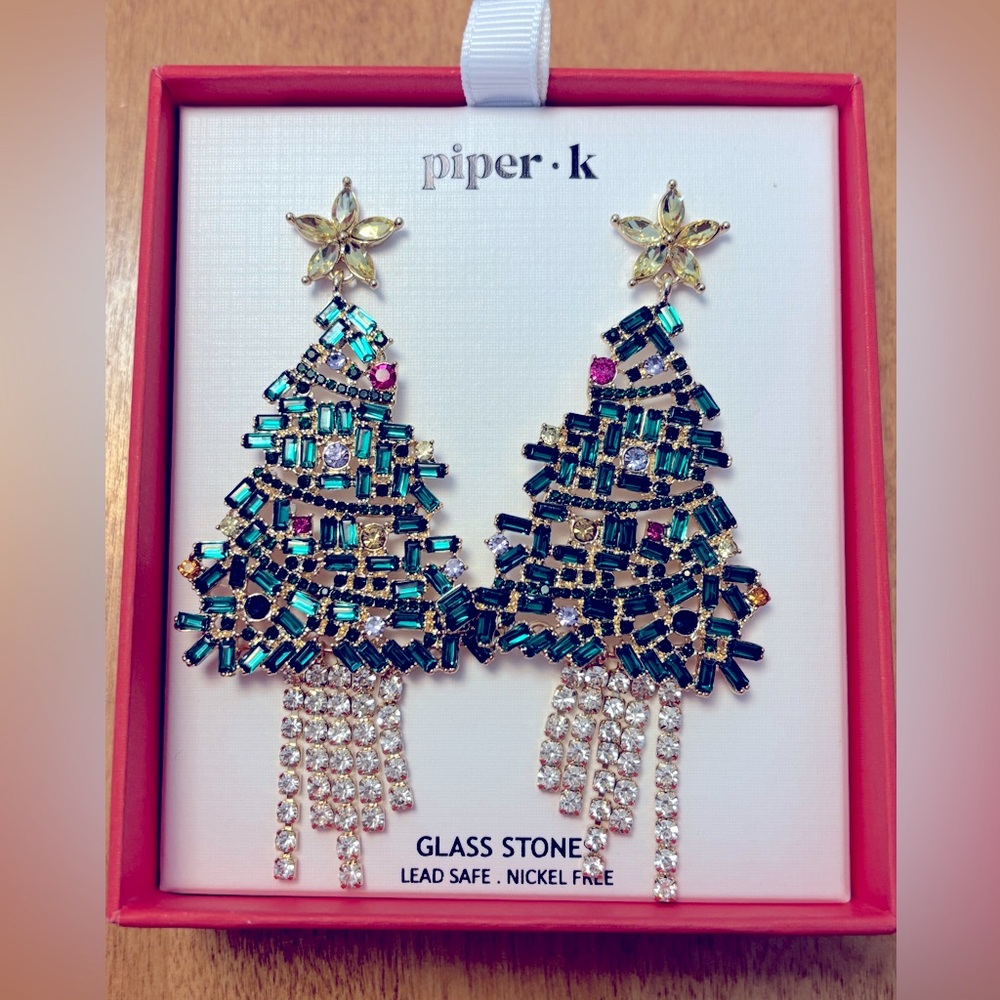 NWT Christmas Tree Earrings